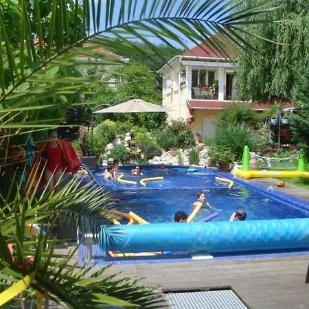 Holiday Vendeghaz Es Szabadidokert Jardanhaza Exterior foto