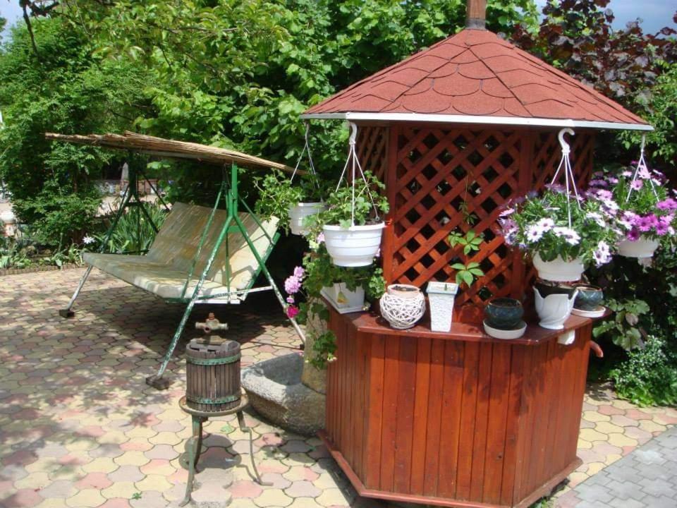 Holiday Vendeghaz Es Szabadidokert Jardanhaza Exterior foto